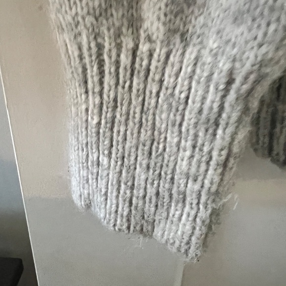 Zara Turtle Neck Sweater - Picture 2 of 6